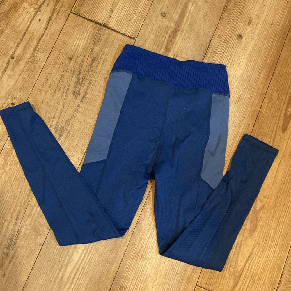 for love and lemon size small leggings like new - Picture 4 of 7